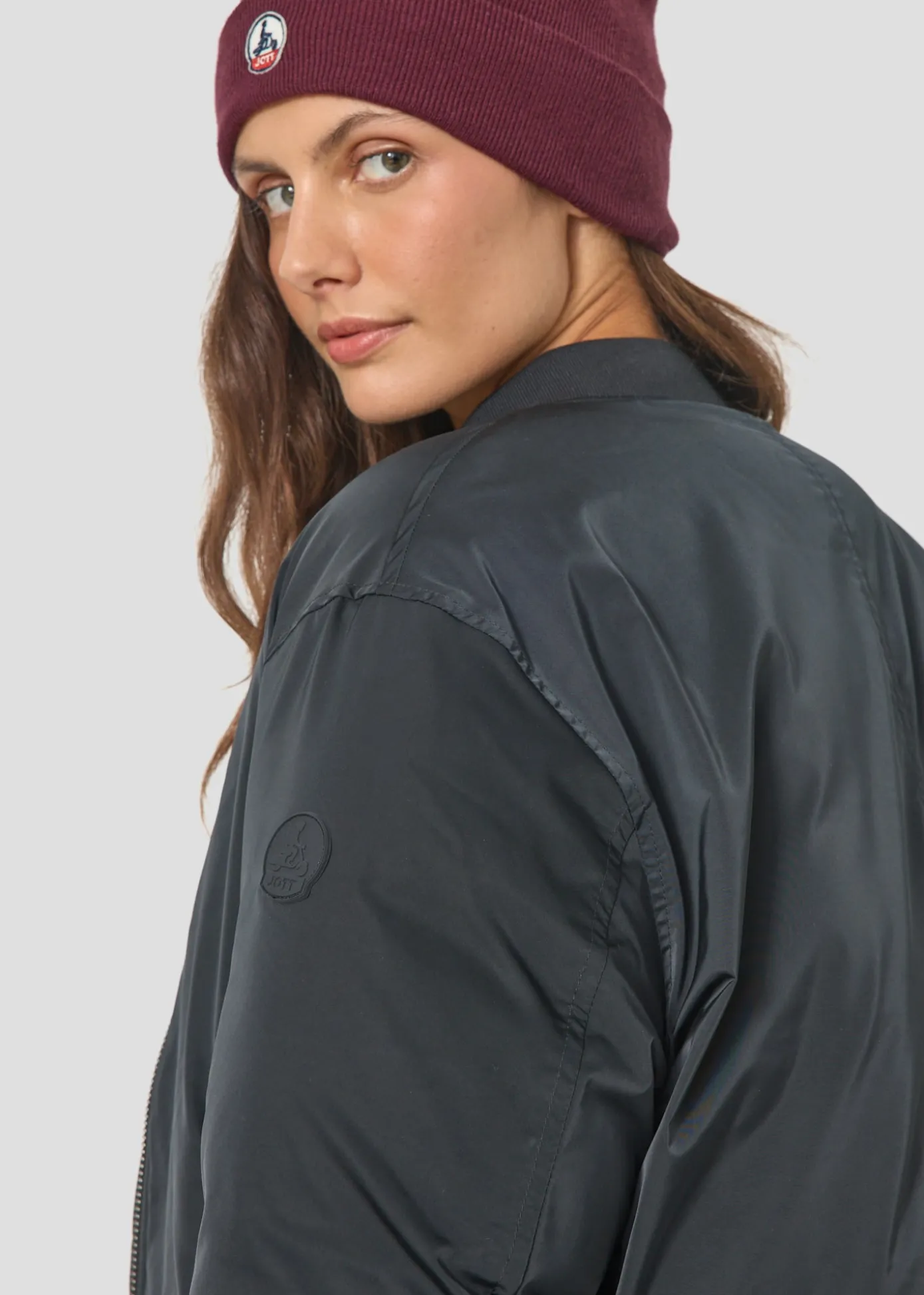 Bomber satin Noir Inael