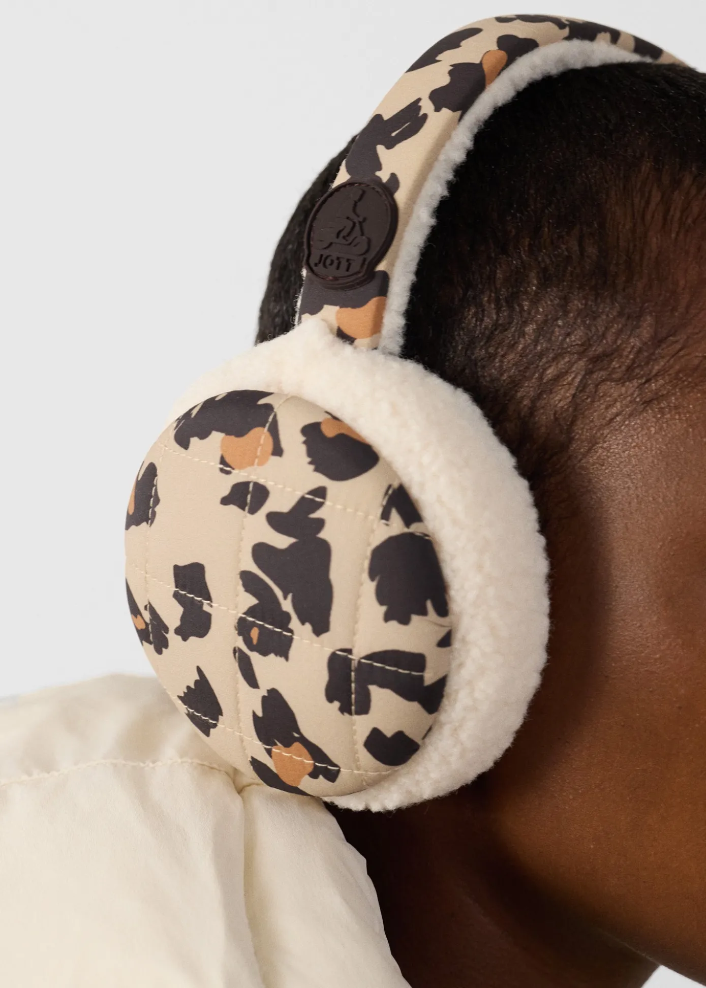 Cache-oreilles imprimé Leopard beige Fuzzy print