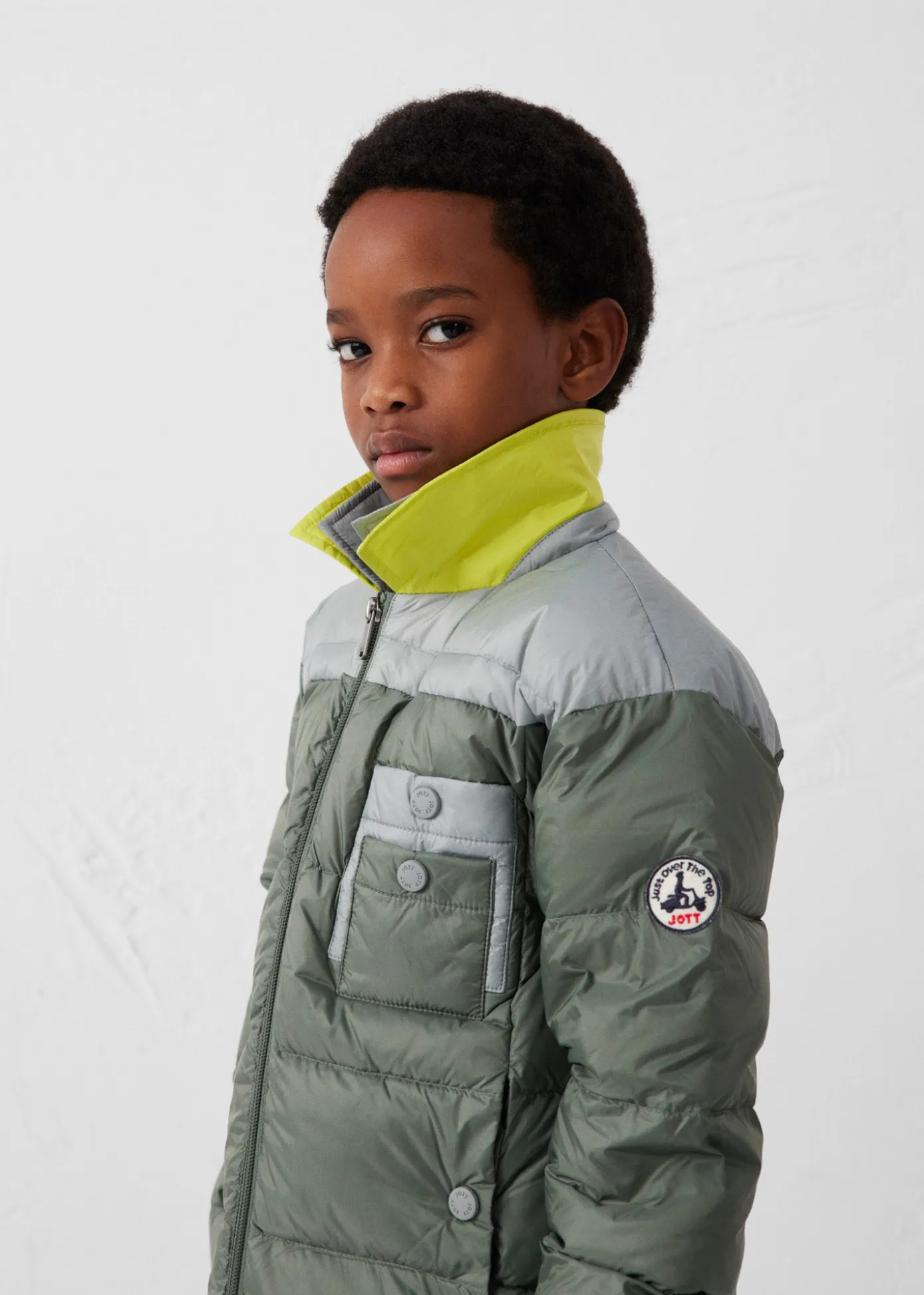 Doudoune enfant bicolore contrastée Vert sauge/Roche lunaire Orel