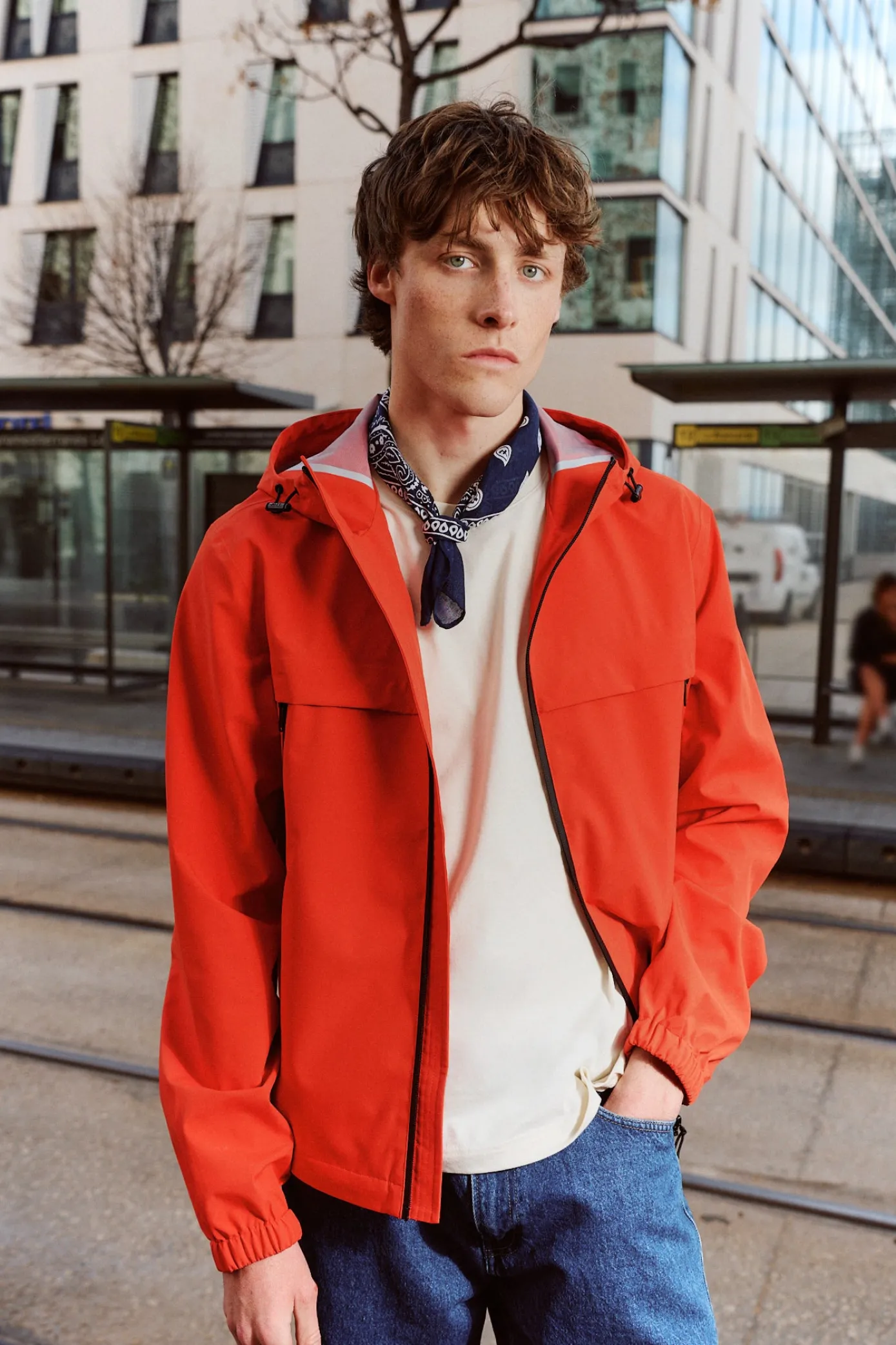 Imperméable à capuche Coquelicot Noste