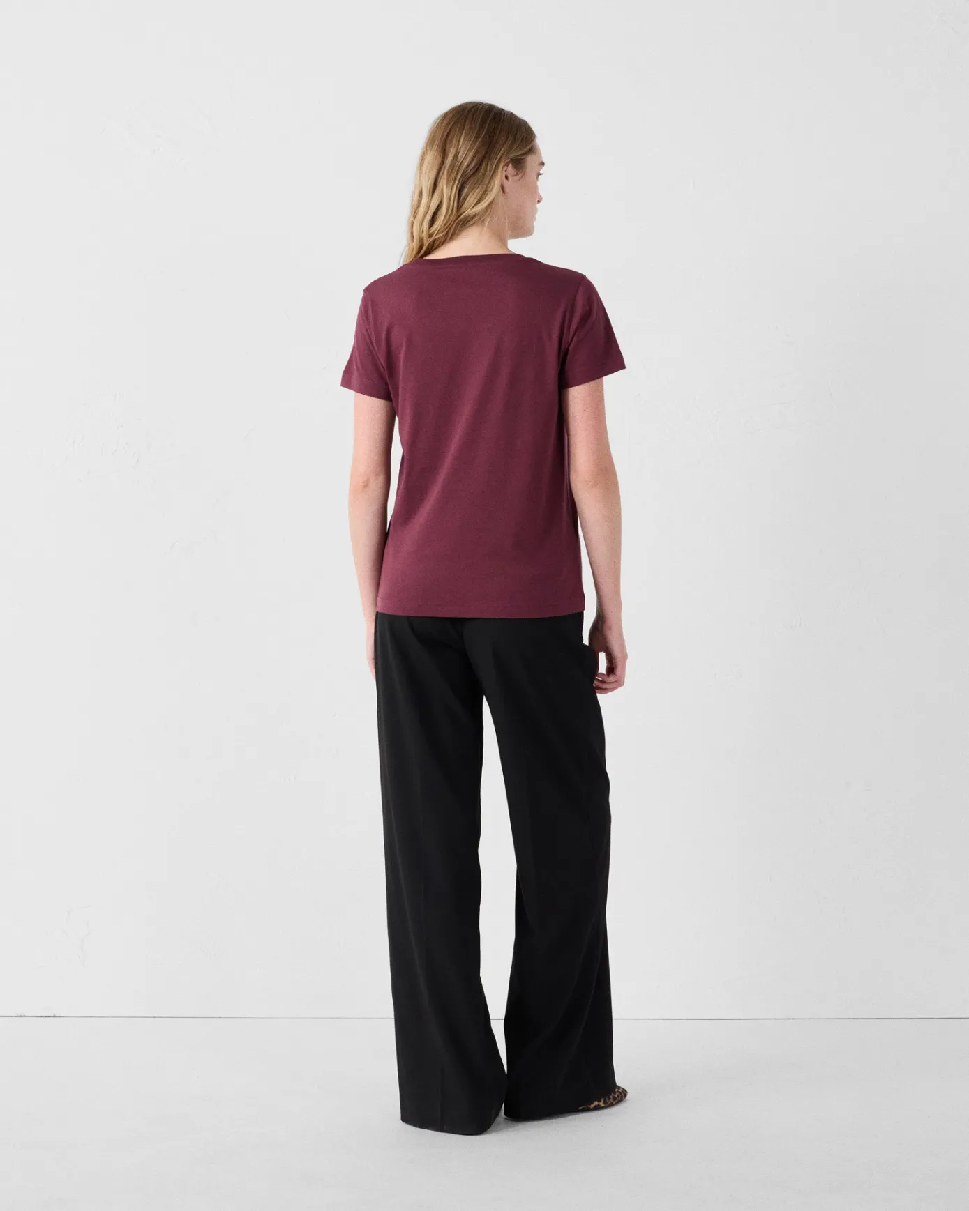 T-Shirt à col rond Cerise noire Lucia